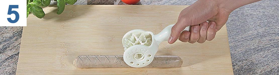 Caract Schneidroller - Grillzubehör zum Einschneiden für Grill- und Bratwürste Caract Schneidroller - Grillzubehör zum Einschneiden für Grill- und Bratwürste